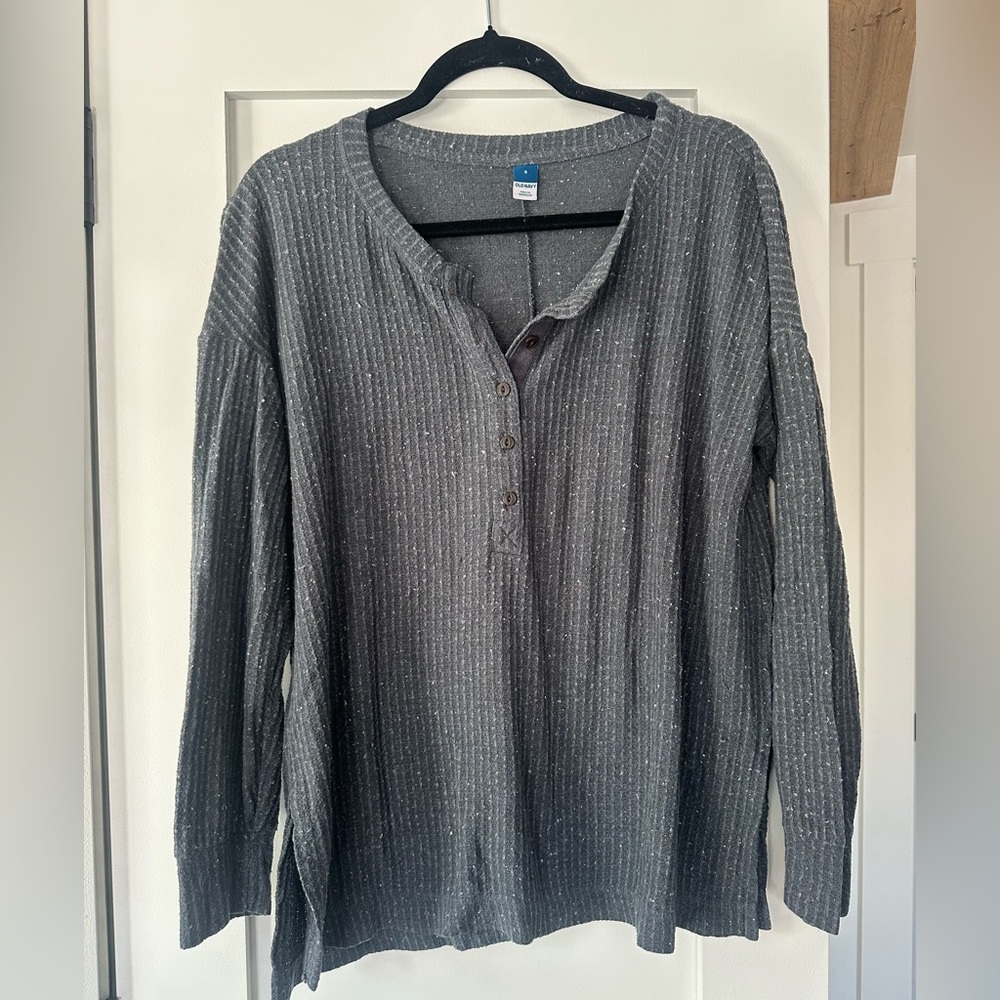 Old Navy Charcoal Gray/Blue Henley Long Sleeved Waffle Knit Top - Size Small